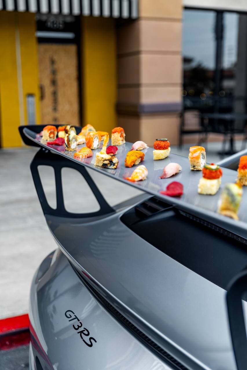 Close-up of GT3 RS wing sushi bar display